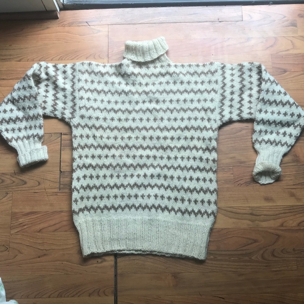 Handmade Gorgeous 100% Wool Turtleneck Sweater